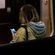 Tech-Protect Anti Spy Glass Pro+ 2-pack iPhone 16e / 14 / 13 Pro / 13 betekintésgátló edzett üvegfólia