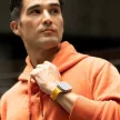 UNIQ óraszíj Revix Evo Apple Watch Series1/2/3/4/5/6/7/8/9/SE/SE2/Ultra/Ultra2 42/44/45/49mm Reversible Magnetic, zöld-sárga