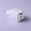Forever TC-08-65ACC GaN PD QC hálózati töltő 2x USB-C 1x USB 65W, fehér